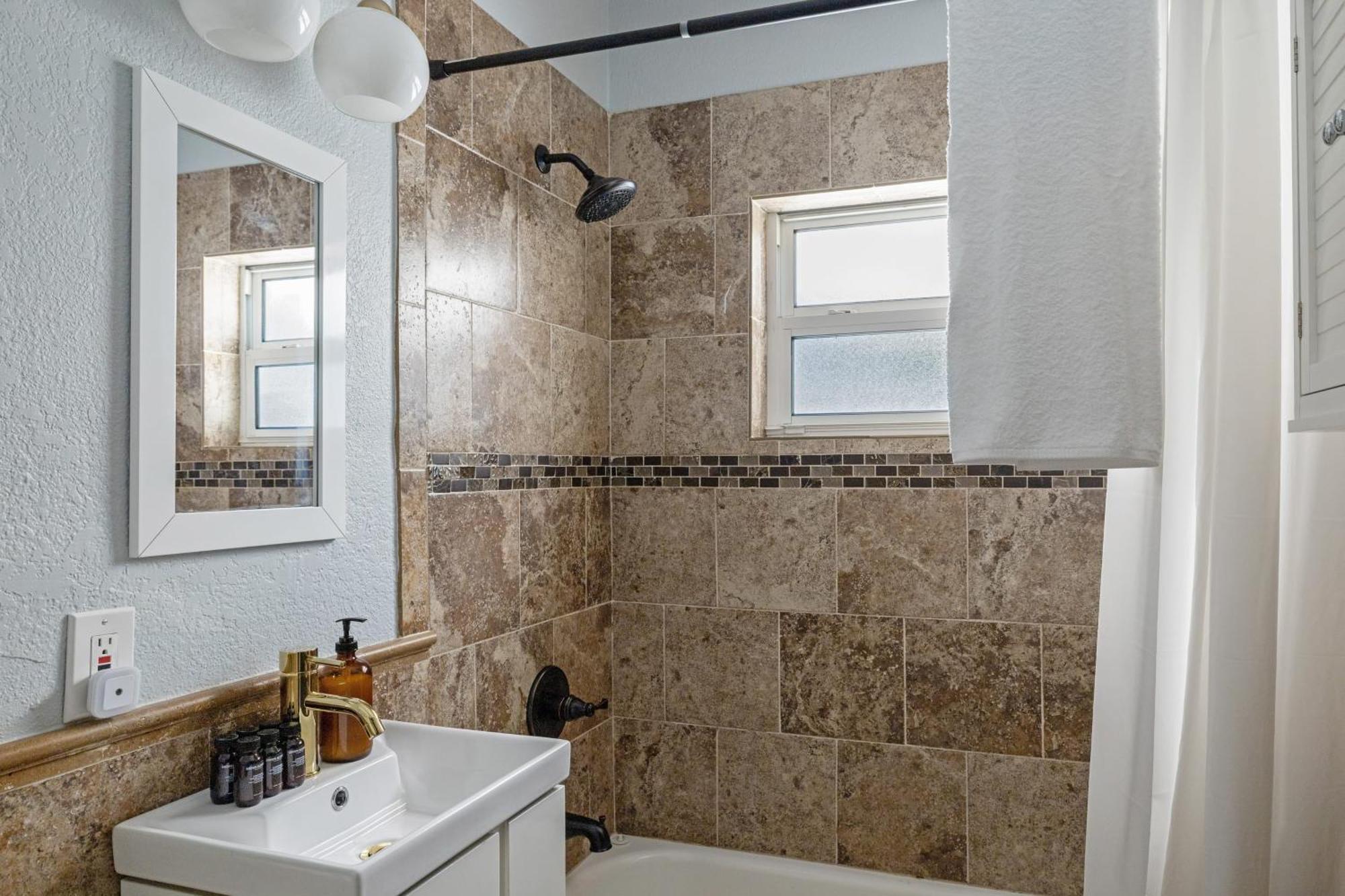 Tidal By Avantstay Gorgeous Home Close To Beaches W Pool Форт Лодърдейл Екстериор снимка